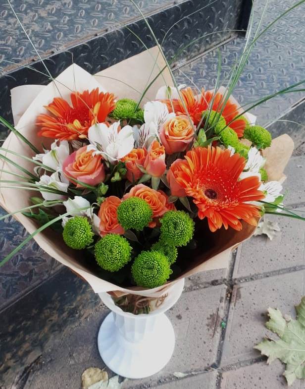 Букет цветов из: Герберы, Хризантемы, Альстромерии и Розы в Павловске Воронежской области