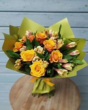 Букет цветов из:  Альстромерии и Розы в Павловске Воронежской области