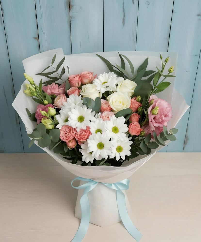 Букет цветов из: Розы, Лизиантусы и Хризантемы в Павловске Воронежской области