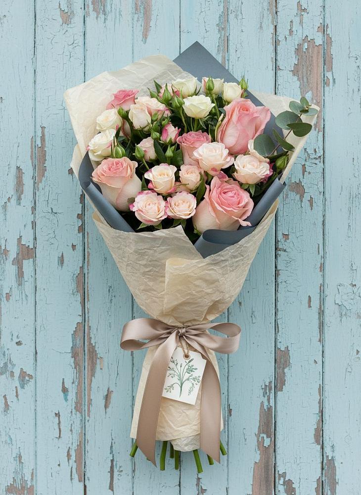 Букет цветов из: Розы в Павловске Воронежской области