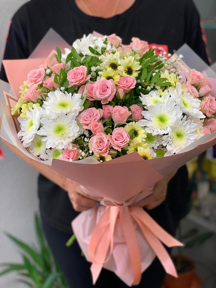 Букет цветов из: Розы и Хризантемы в Павловске Воронежской области