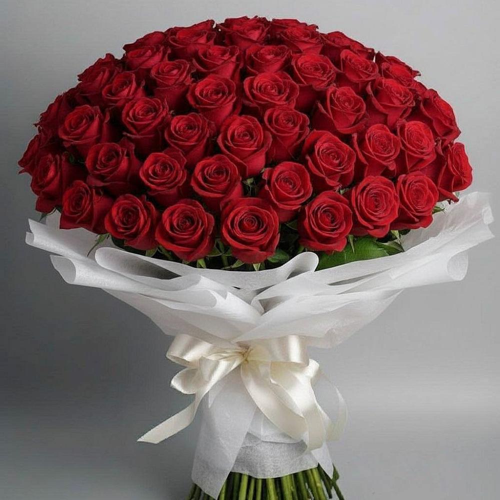 Букет 101 Красная роза Блэк Мэджик в Павловске Воронежской области
