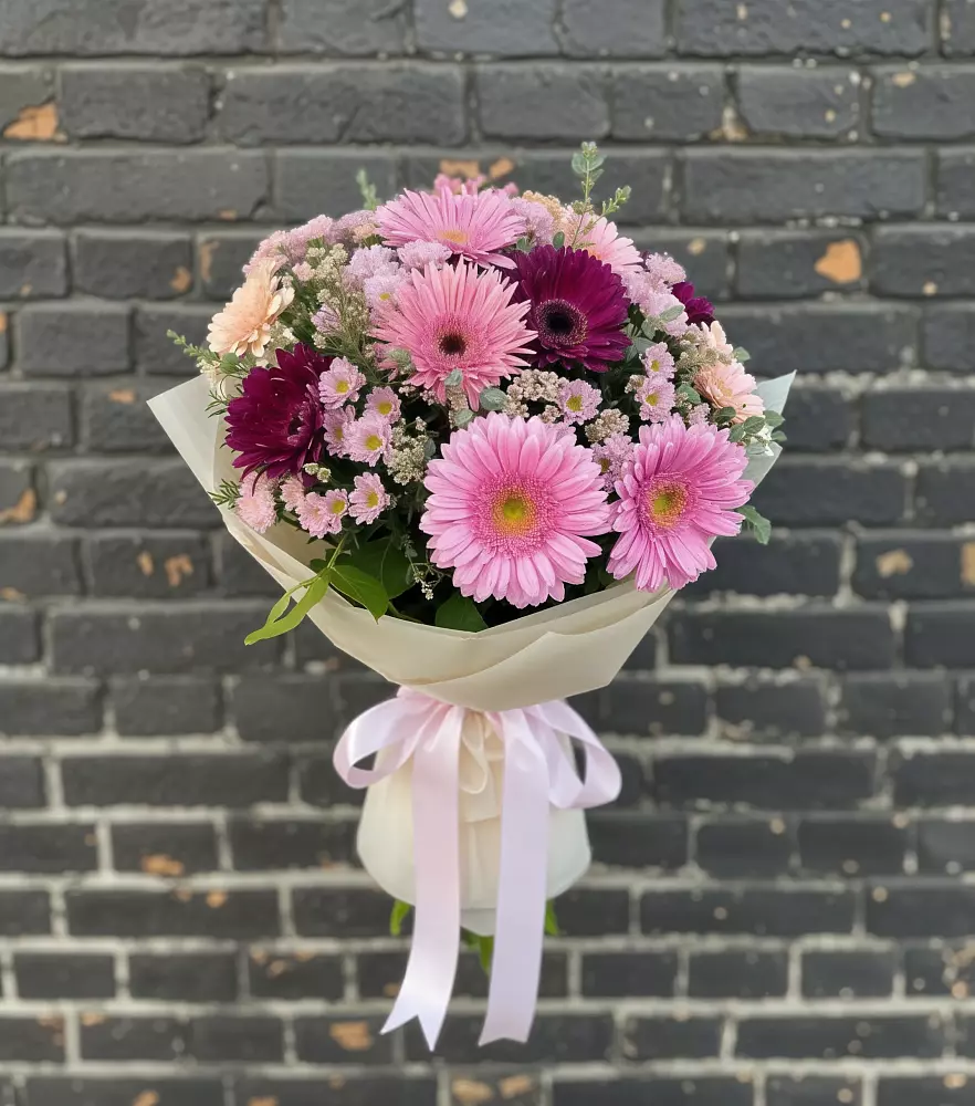 Букет цветов из: Герберы и Хризантемы в Павловске Воронежской области