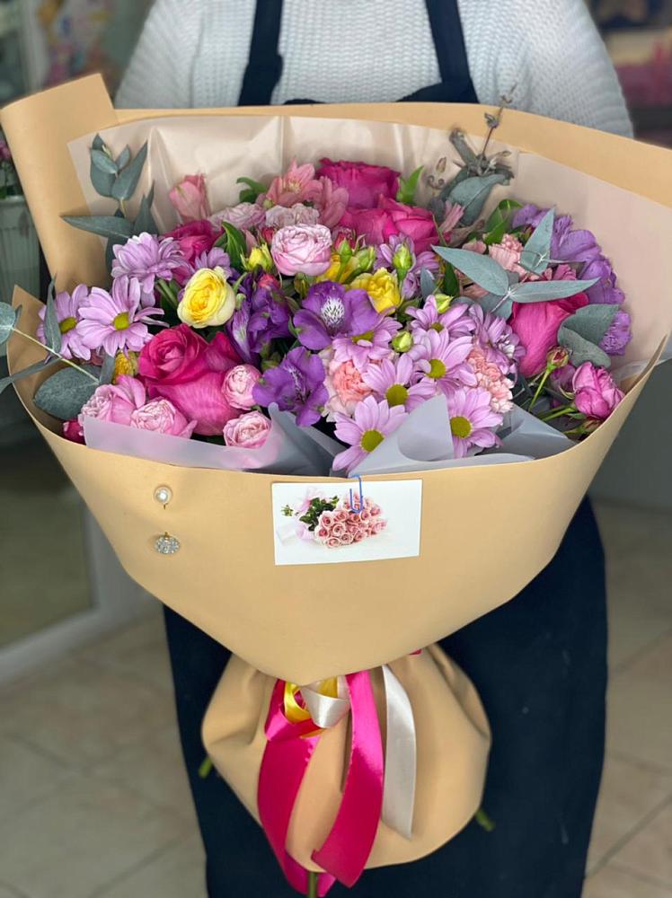 Букет цветов из: Хризантемы, Гвоздики и Альстромерии в Павловске Воронежской области