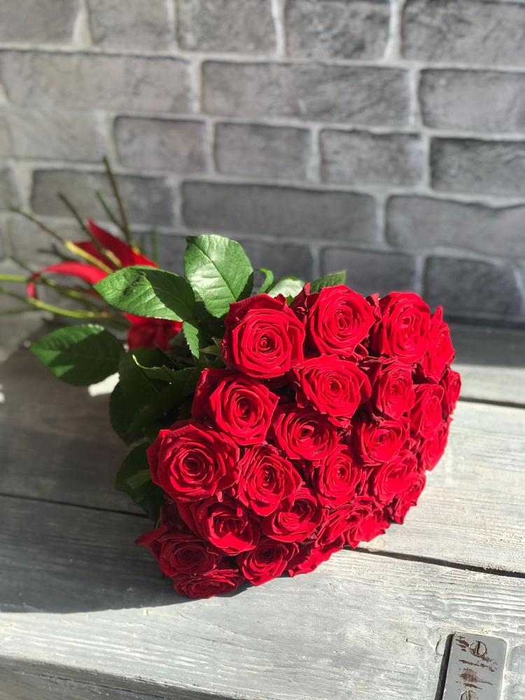 Букет Красные розы Фридом в Павловске Воронежской области