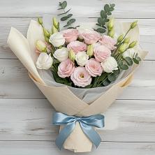 Букет цветов из:  Лизиантусы в Павловске Воронежской области