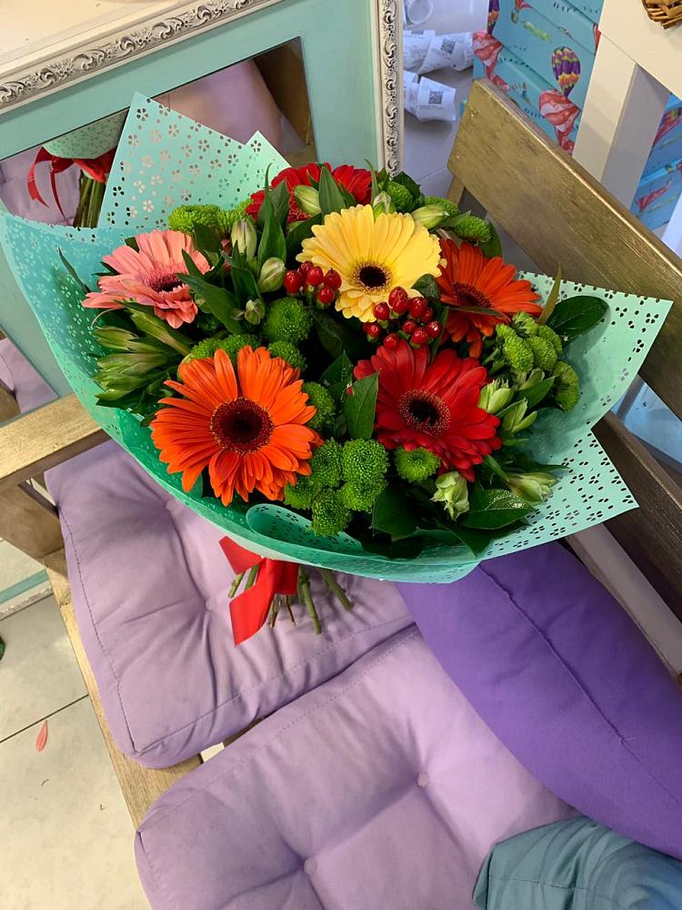 Букет цветов из: Герберы, Хризантемы и Альстромерии в Павловске Воронежской области