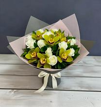 Букет цветов из:  Орхидеи и Розы в Павловске Воронежской области