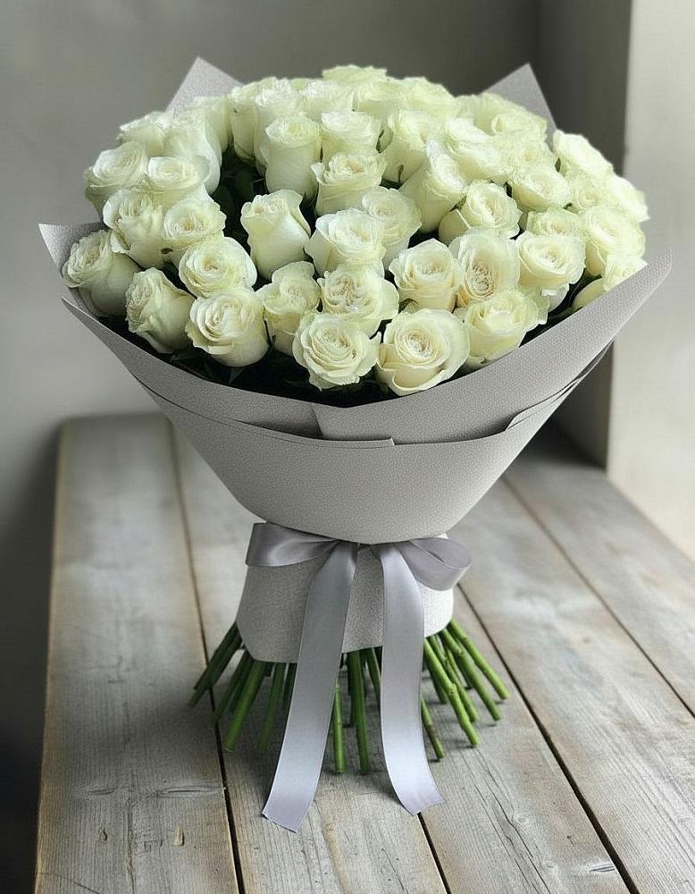 Букет 35 Белых роз в Павловске Воронежской области