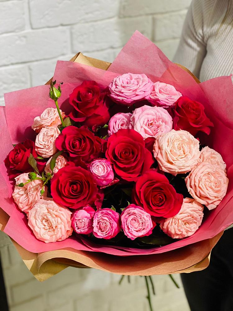 Букет цветов из: Розы в Павловске Воронежской области