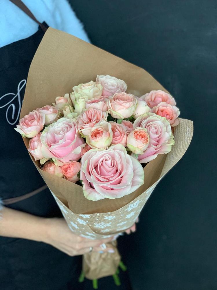 Букет цветов из: Хризантемы и Розы в Павловске Воронежской области