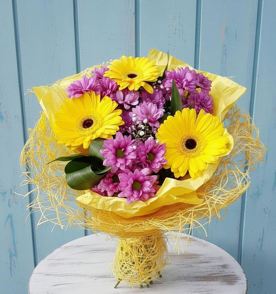 Букет цветов из: Хризантемы и Герберы в Павловске Воронежской области