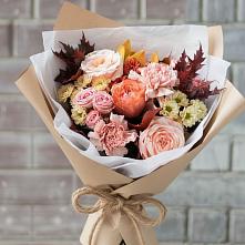 Букет цветов из:  Гвоздики, Хризантемы и Розы в Павловске Воронежской области