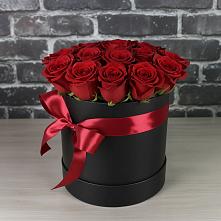 Цветочная композиция из Розы в шляпной коробке в Павловске Воронежской области