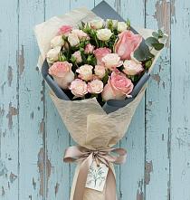 Букет цветов из:  Розы в Павловске Воронежской области
