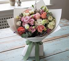 Букет цветов из:  Розы, Лизиантусы и Гвоздики в Павловске Воронежской области