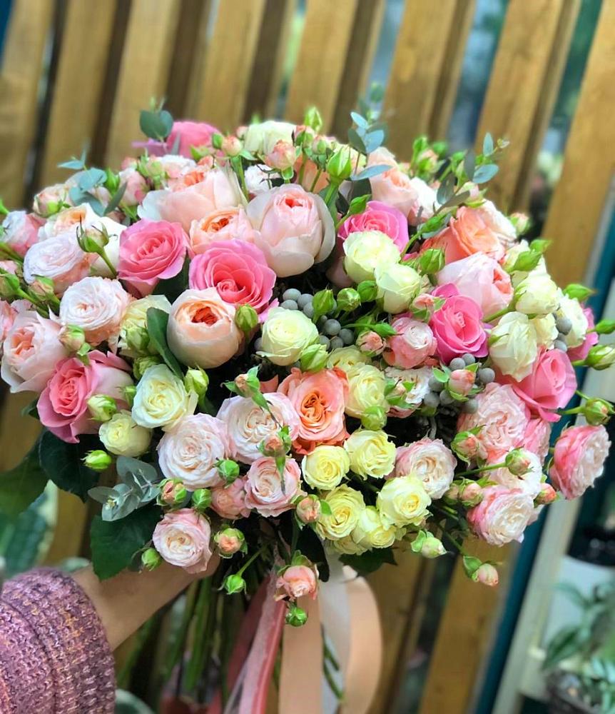 Букет цветов из: Розы в Павловске Воронежской области