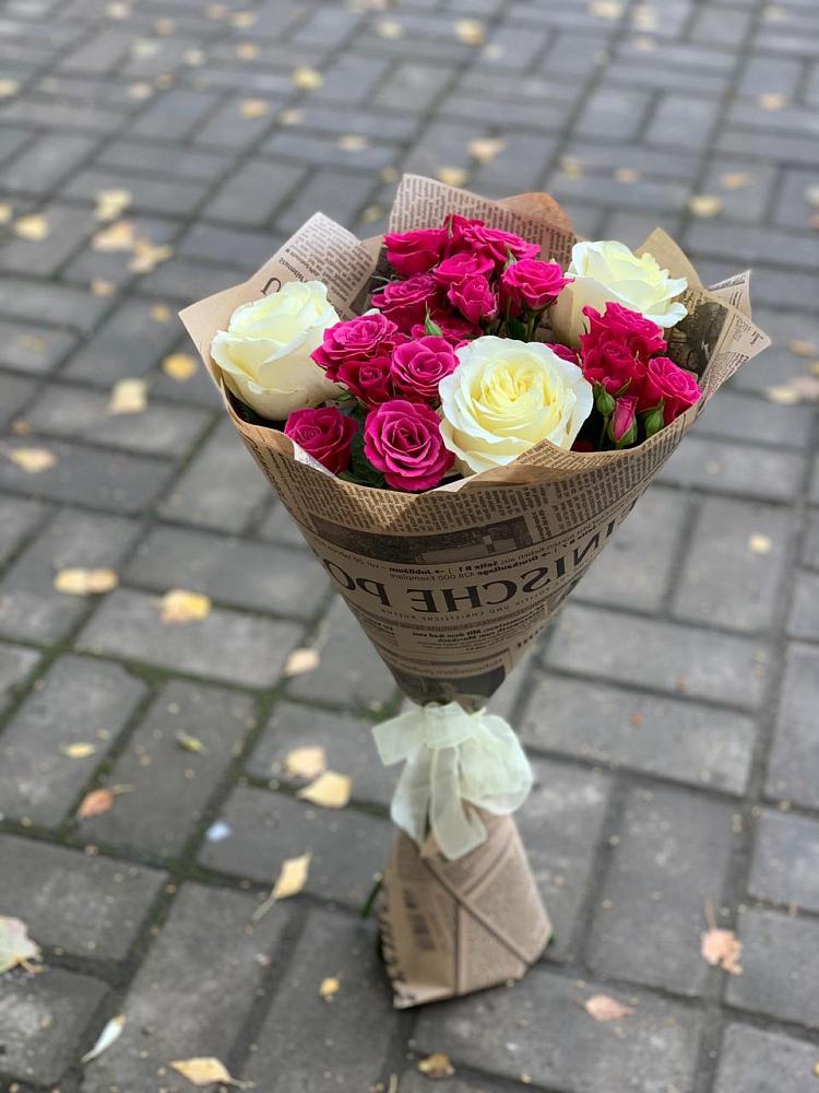 Букет цветов из: Розы в Павловске Воронежской области