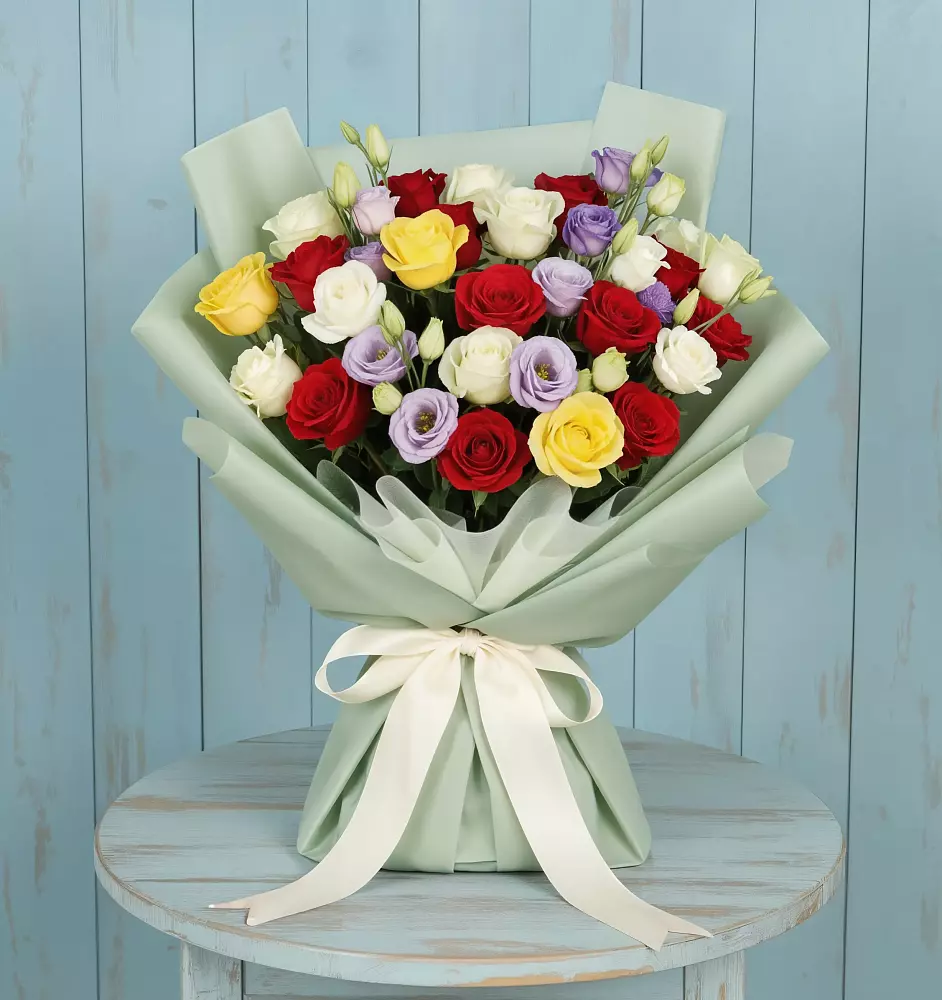 Букет цветов из: Розы в Павловске Воронежской области