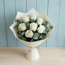 Букет Белые розы в Эвкалипте в Павловске Воронежской области