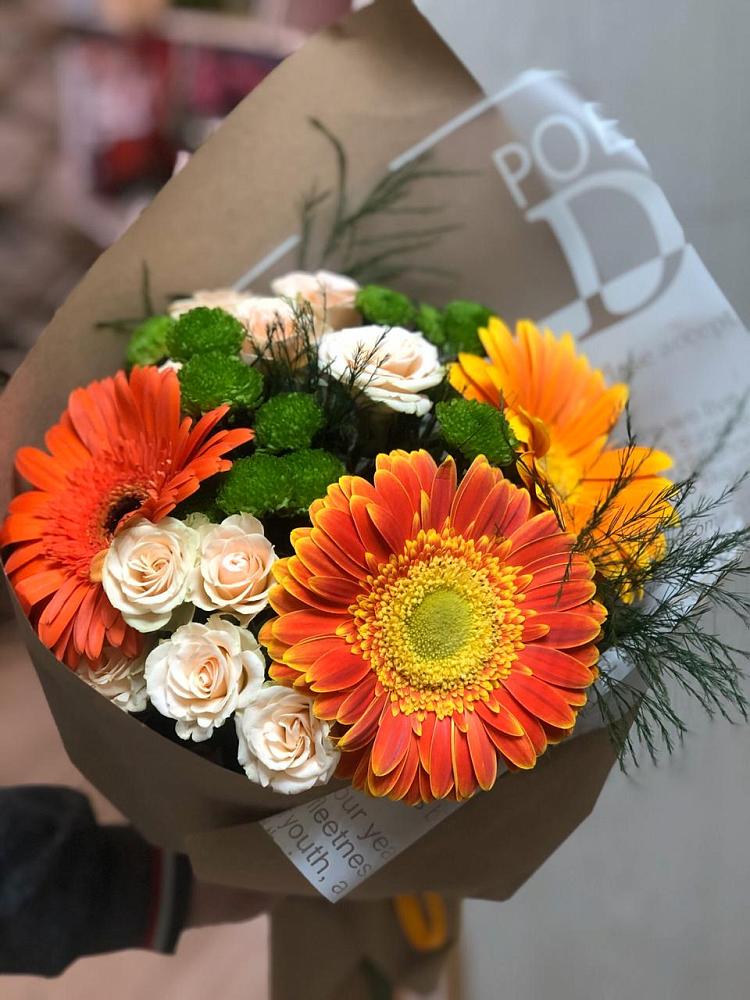 Букет цветов из: Герберы, Хризантемы и Розы в Павловске Воронежской области