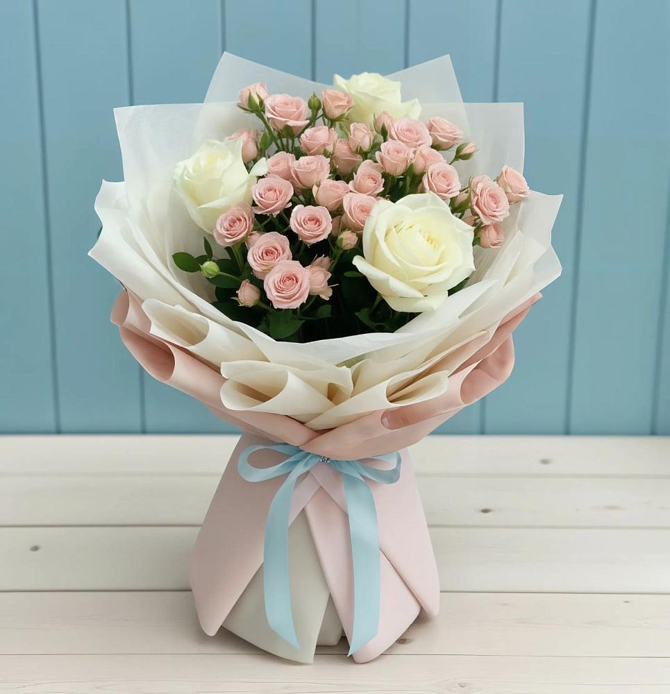 Букет цветов из: Розы в Павловске Воронежской области